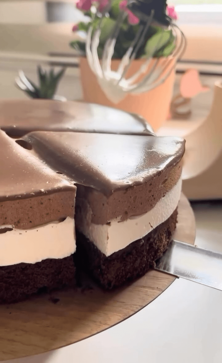 Torta Ptičje Mlijeko – Kremasta torta s čokoladnim preljevom
