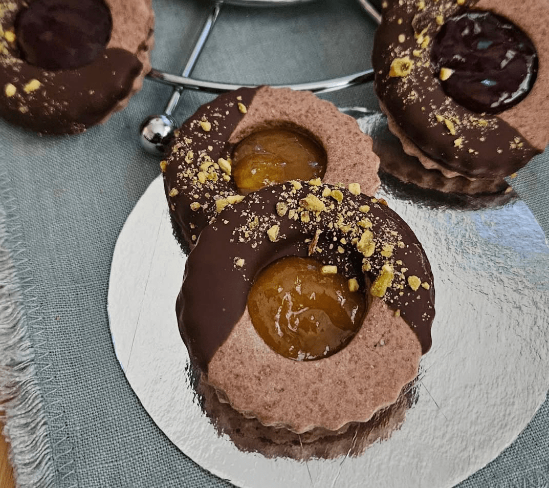 Sacher keksići: Najbolji recept za Čokoladne kolačiće s džemom