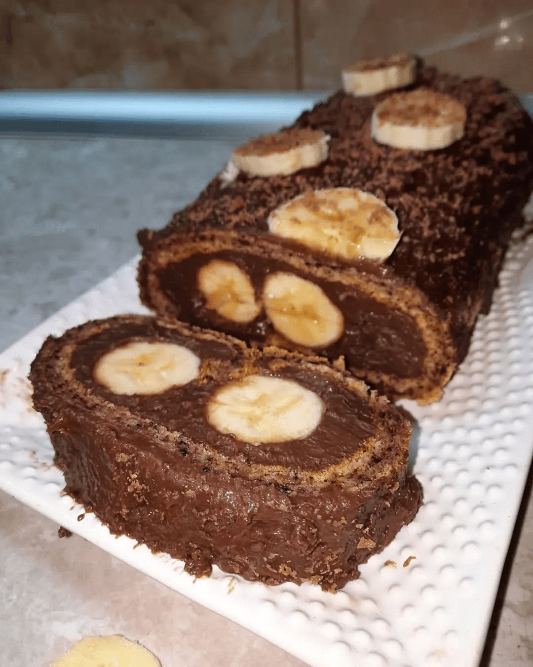 Čokoladni rolat sa bananama – Jednostavan i ukusan recept