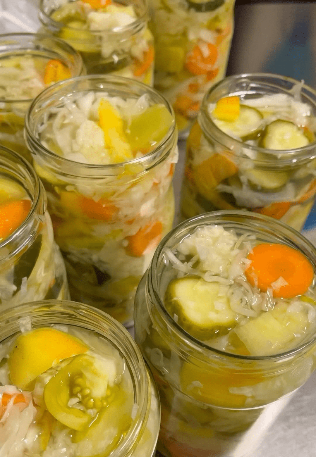 Šarena salata – Recept za zimnicu koja oduševljava