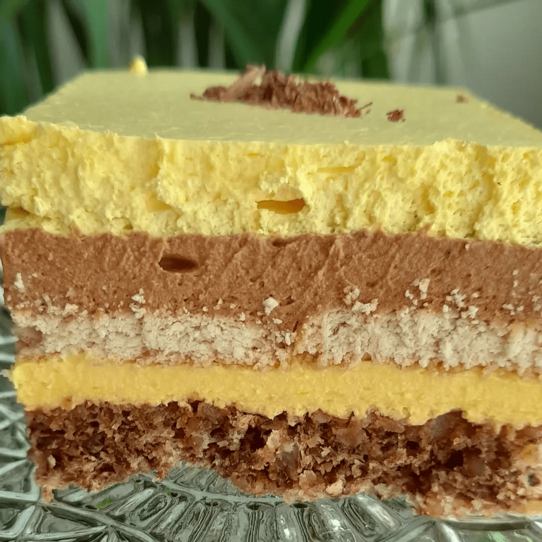 Trostruki užitak kolač – Fantastičan desert s orasima i krem filom
