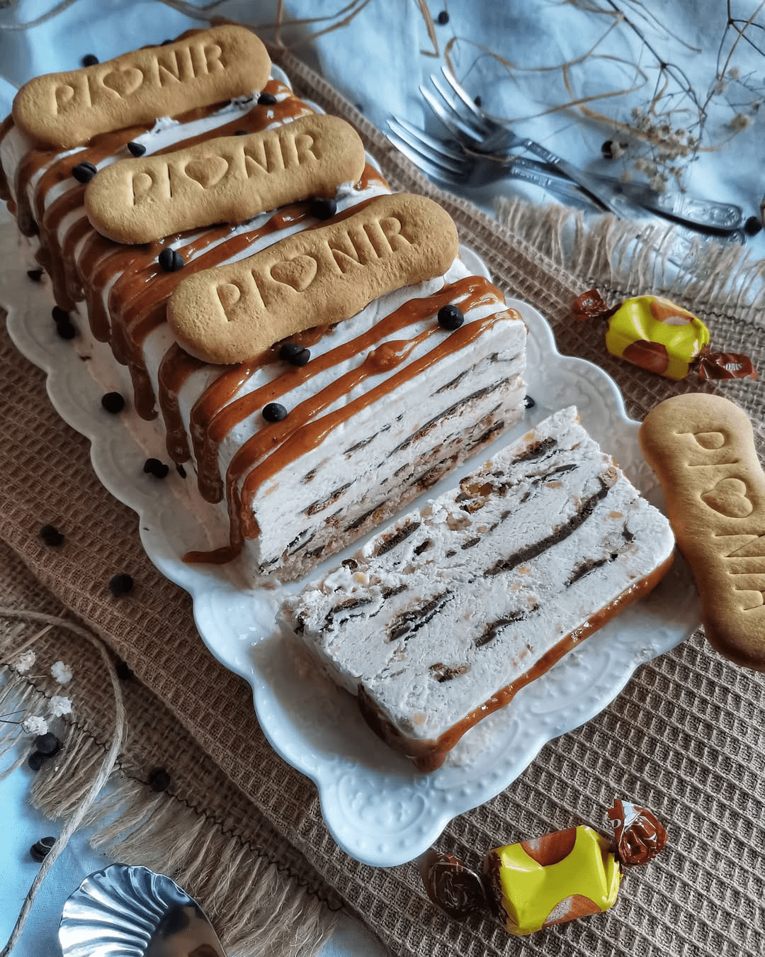 Semifredo sa karamelom i čokoladom – ukusan desert bez pečenja!