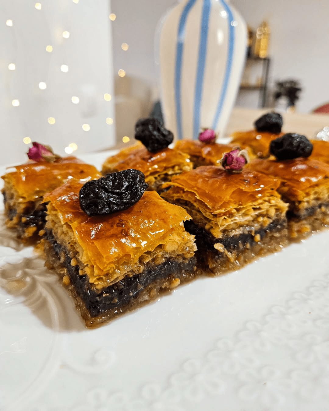 Baklava sa suhim šljivama i orasima – Tradicionalni recept!