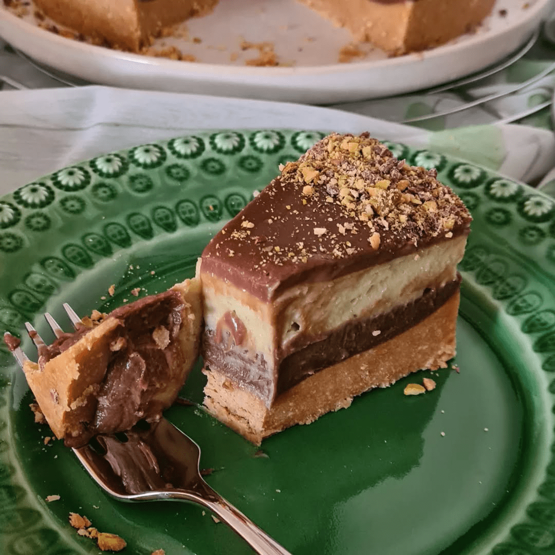 Cheesecake sa kremom od pistacija: Recept korak po korak