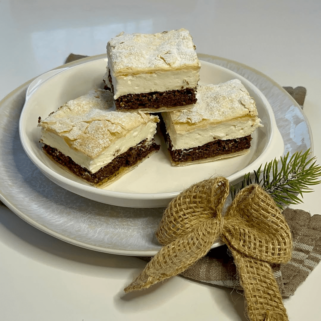 Juliška pita – Recept sa ukusnim slojevima i kremom