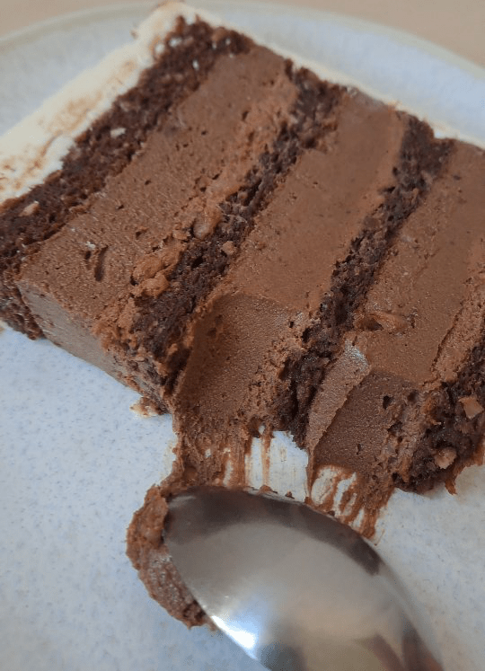 Čokoladna torta sa lješnjacima – Kremasta i sočna