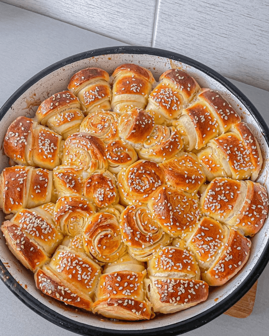 Domaća lisnata pogača – Recept za mekanu i sočnu pogaču