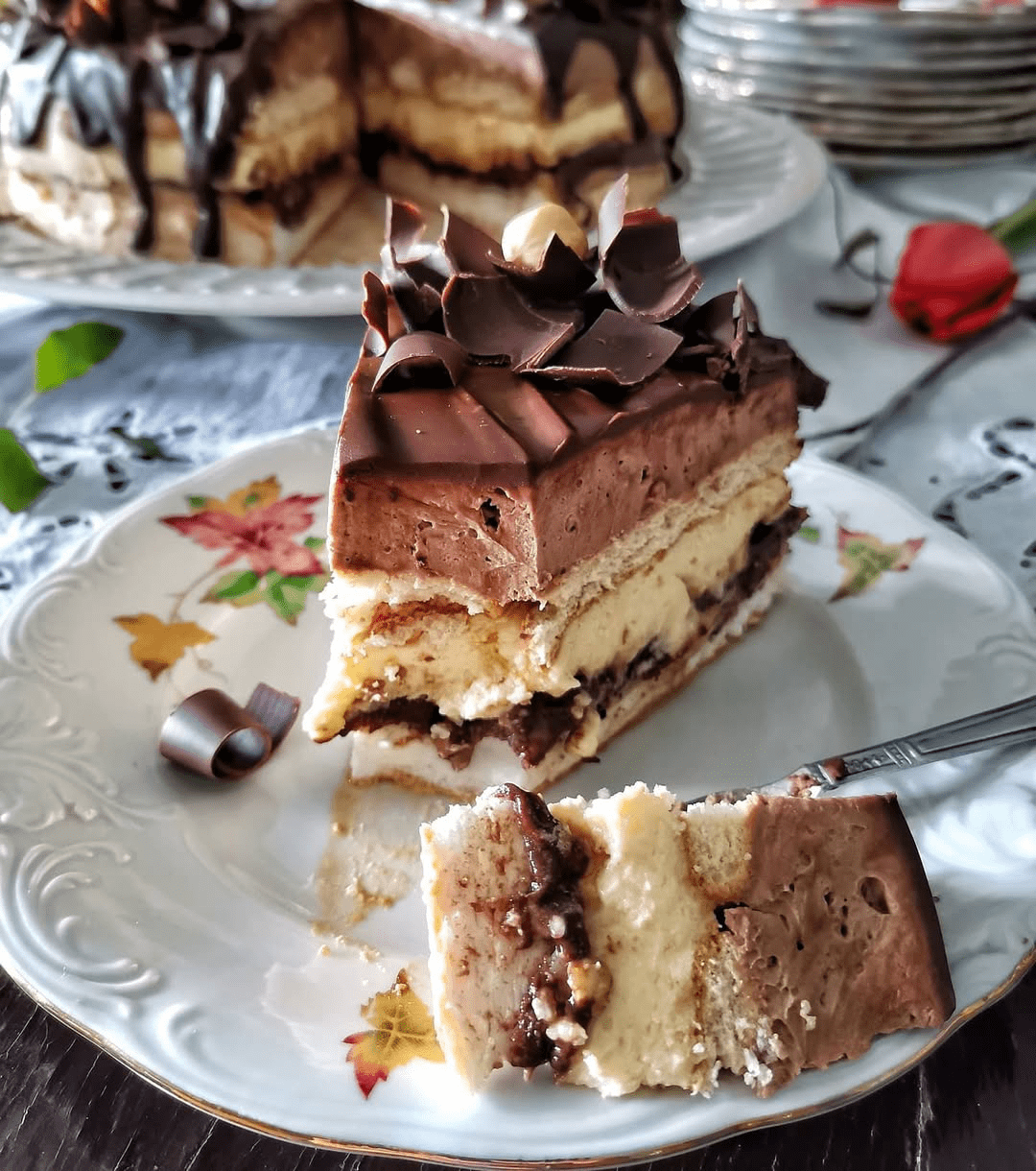 Kremasta Kinder torta – Neodoljiva poslastica