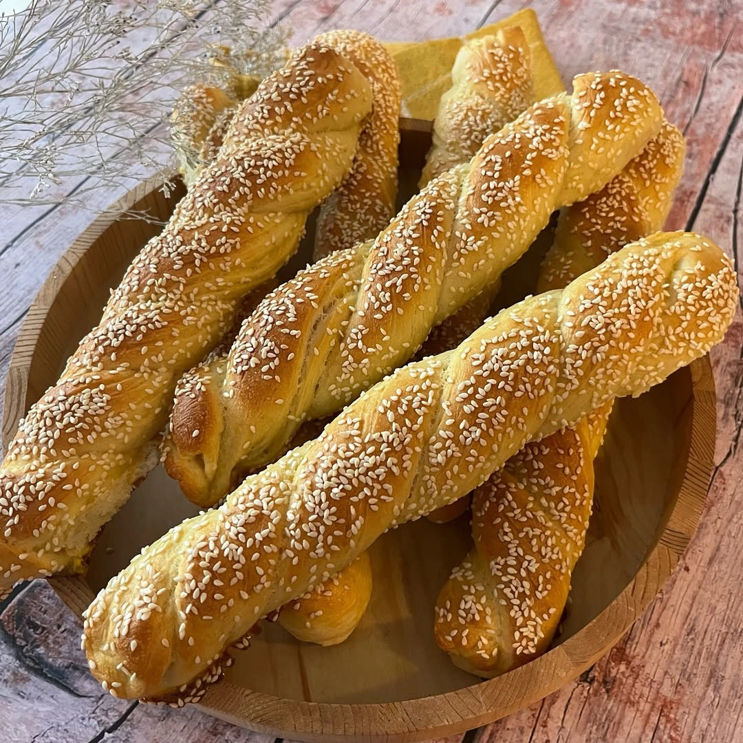 Topla Peciva sa Susamom – Recept za mekana i mirisna peciva