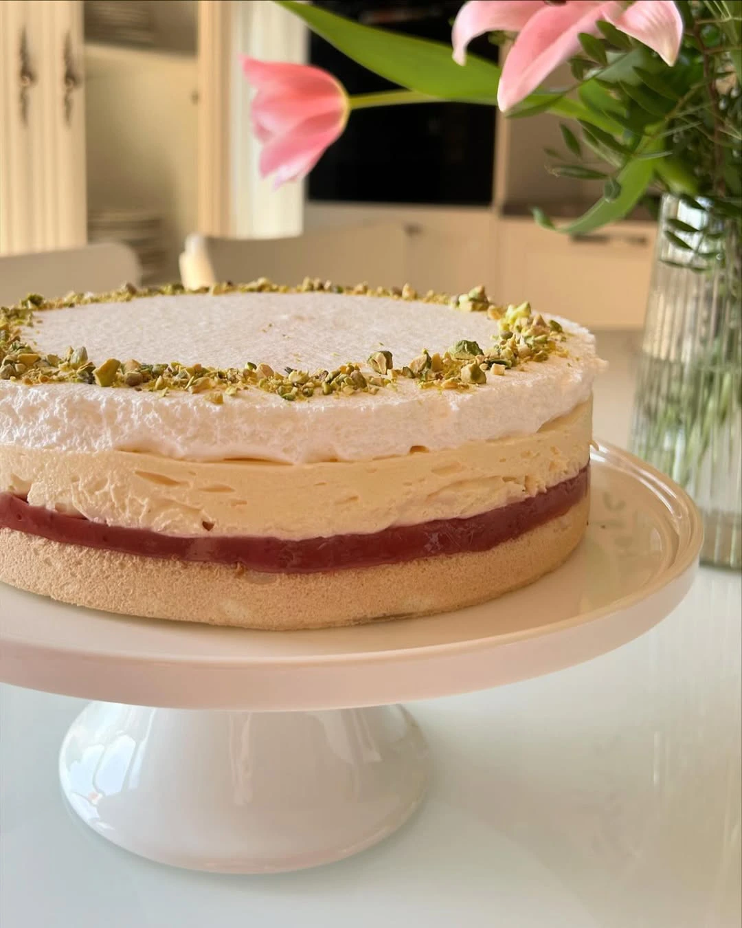 Torta sa jagodama i kremom od vanilije