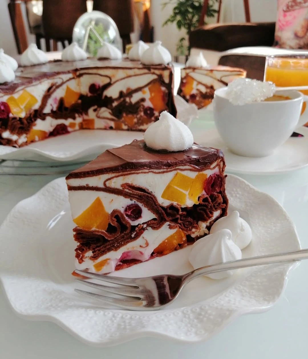 Torta od palačinki s voćem i kremom – Brzi desert bez pečenja!