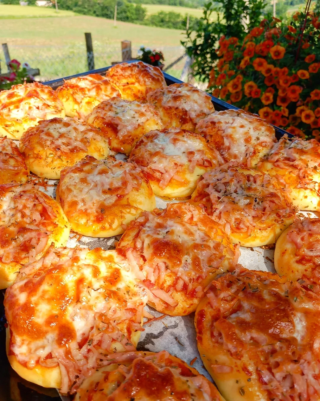 Mekane mini pizze kao iz pekare – savršen recept za cijelu obitelj