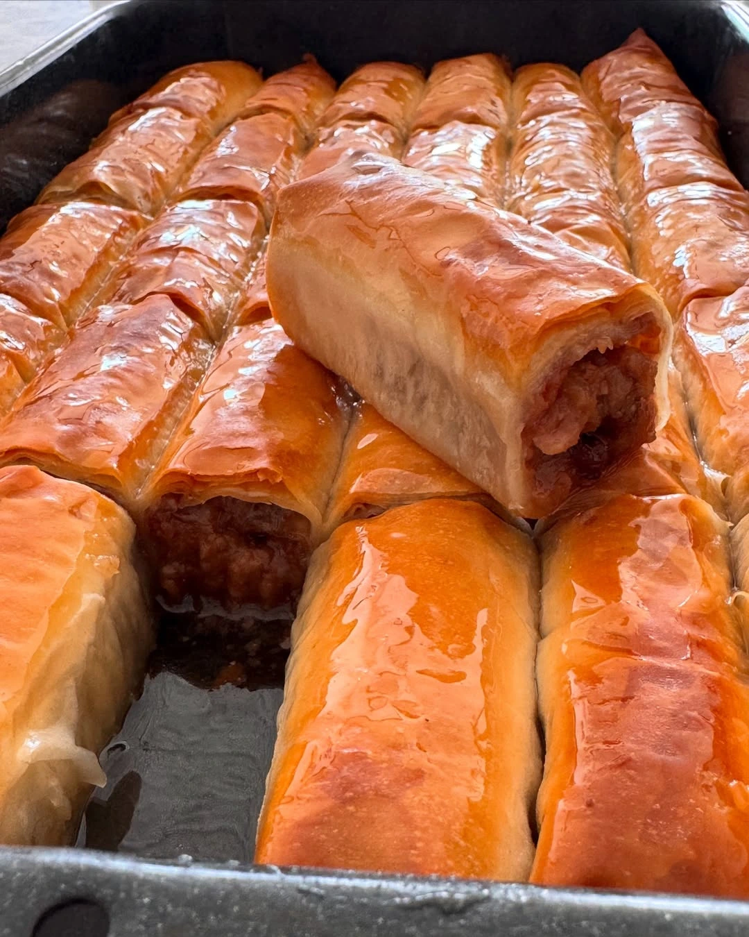 Domaća pita s jabukama i šerbetom – Sočna i mirisna poslastica!