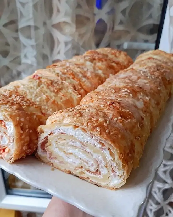 Brzi slani rolat sa korama – jednostavan i ukusan recept