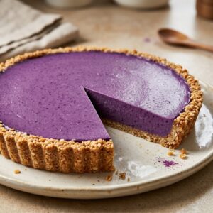 Torta od borovnica bez pečenja s nazubljenom korom od oraha i sjemenki